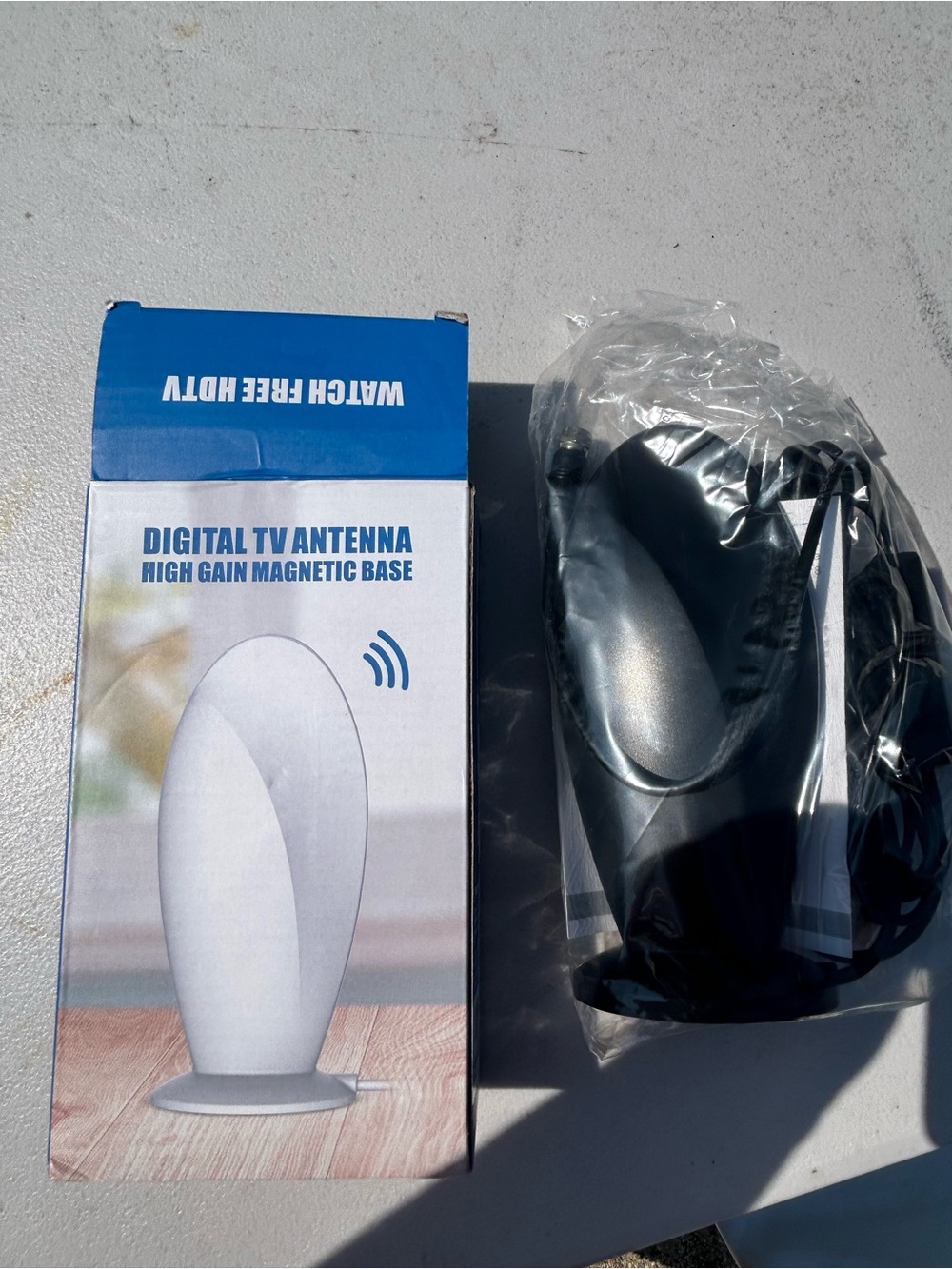 Black Digital TV Antenna with High Gain Magnetic Base